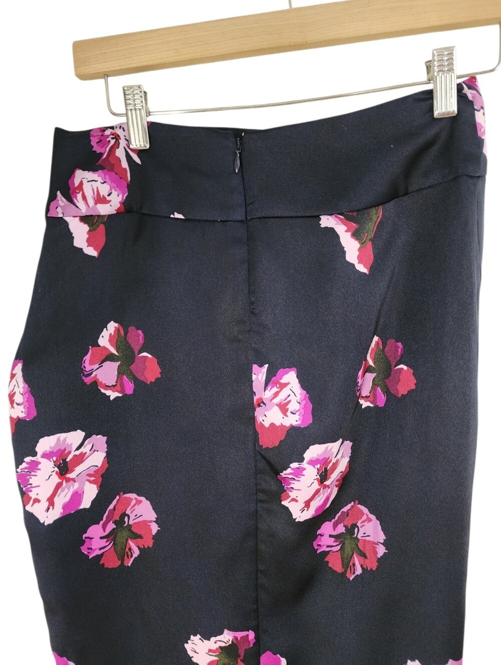 Joie Alphina Floral Draped Pencil Skirt NWT Silk Look Navy Pink Size 2 - Picture 8 of 10